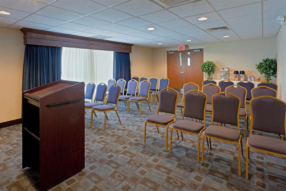 Holiday Inn Express Seaford-Route 13 Facilities photo